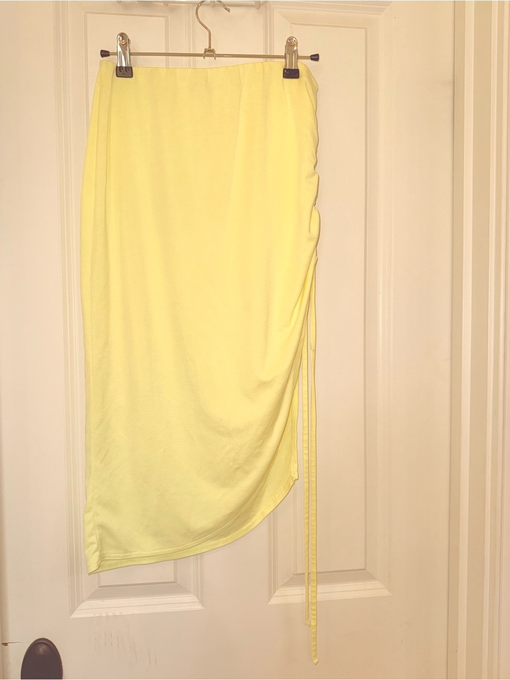 Asymmetrical Yellow Ruched Side-Tie Women's Skirt